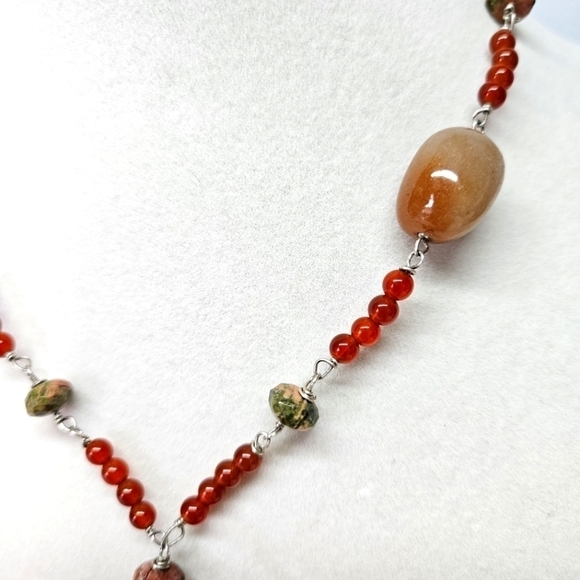 VINTAGE Carved Carnelian Pendant Beaded Silver-Tone Necklace - Picture 6 of 8